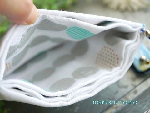 折り方の工夫で 100均手ぬぐいで仕切りいっぱいの 身だしみなポーチ 暮らしニスタ 折り方の工夫で 100均手ぬぐいで仕切りいっぱいの 身だしみなポーチ 暮らしニスタ
