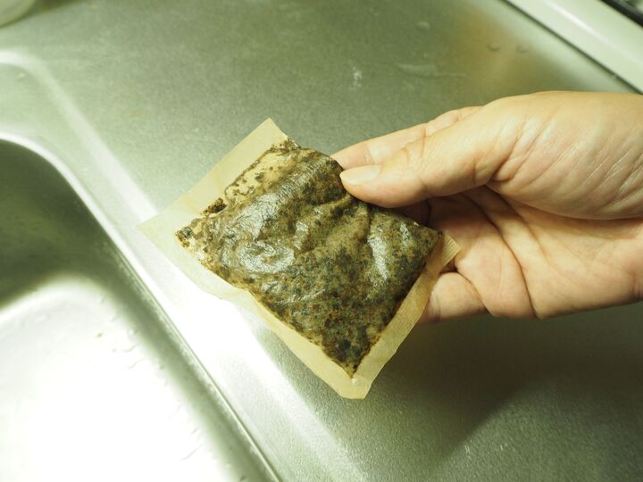 捨てるの、待った!出がらし麦茶パックがキッチンで大活躍♪