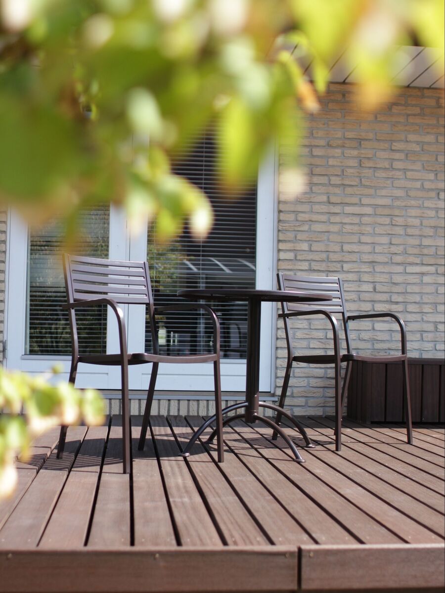 錆びたガーデンテーブルと椅子をよみがえらせる塗料はコレ 暮らしニスタ 錆びたガーデンテーブルと椅子をよみがえらせる塗料はコレ 暮らしニスタ