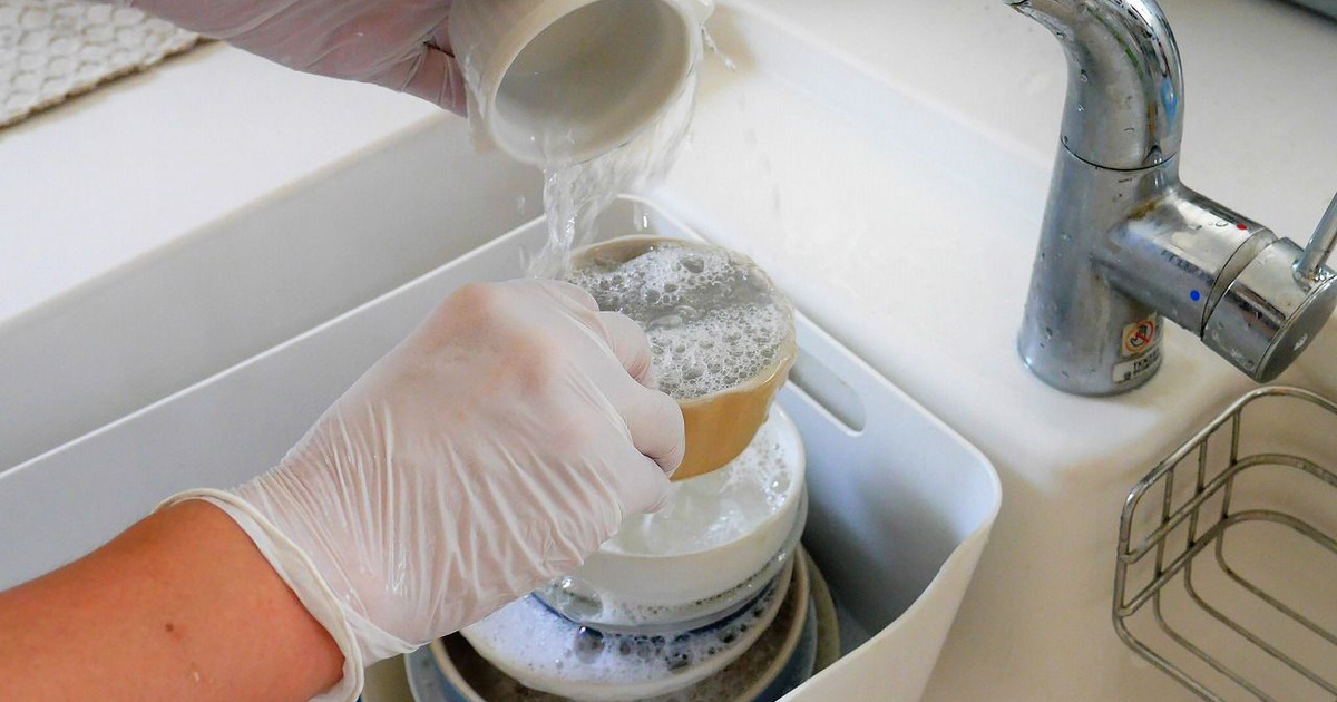 こんなに違う 食器洗いはタワーすすぎで節水 効率に驚きの差が 家事コツ 暮らしニスタ こんなに違う 食器洗いはタワーすすぎで節水 効率に驚きの差が 家事コツ 暮らしニスタ