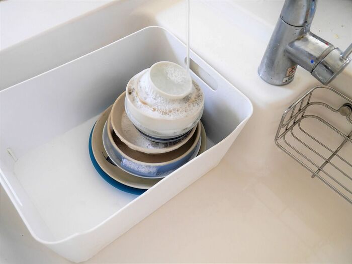 こんなに違う 食器洗いはタワーすすぎで節水 効率に驚きの差が 家事コツ 暮らしニスタ こんなに違う 食器洗いはタワーすすぎで節水 効率に驚きの差が 家事コツ 暮らしニスタ
