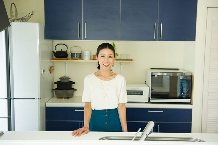 デッドスペースを活用!“隠す収納”でキッチンも洗面所もスッキリ♪