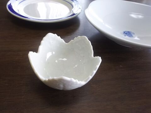 器と100均動物オブジェで作る 使わなくなった食器を活用 暮らしニスタ