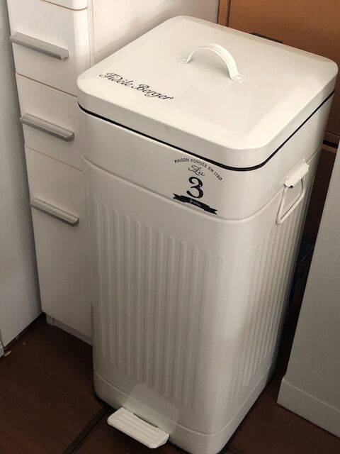 生ゴミ対策はこれで決まり まさかの裏技で 臭いもコバエも無縁のキッチンに 暮らしニスタ 生ゴミ対策はこれで決まり まさかの裏技で 臭いもコバエも無縁のキッチンに 暮らしニスタ