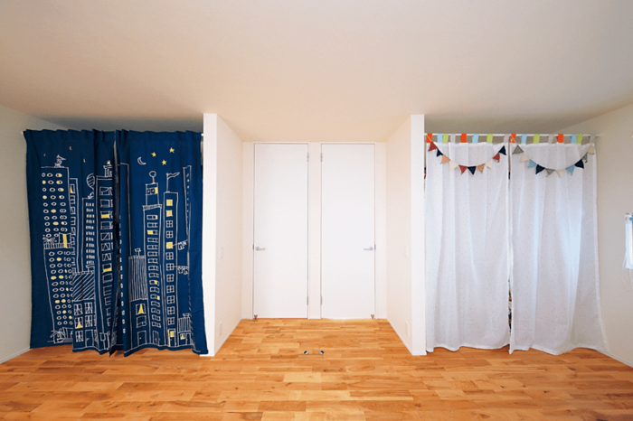 ドアを2つ設置した子供部屋