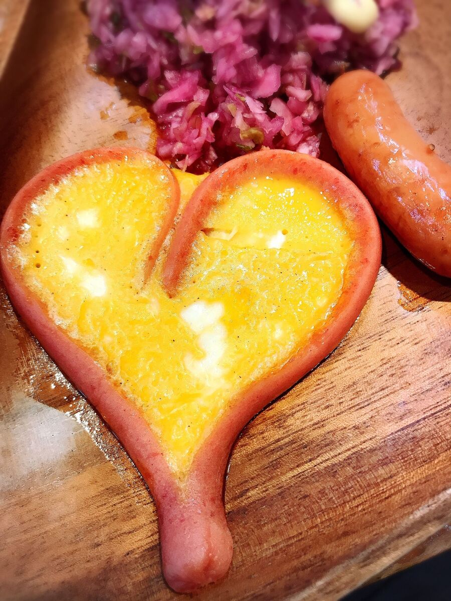 朝食に 素敵なハート のソーセージ 卵焼き 暮らしニスタ