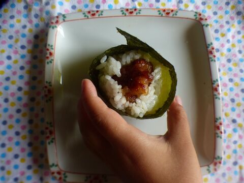 絶品リメイク 作ったそばから無くなる 唐揚げを甘辛く煮た 唐揚げおにぎり 暮らしニスタ 絶品リメイク 作ったそばから無くなる 唐揚げを甘辛く煮た 唐揚げおにぎり 暮らしニスタ