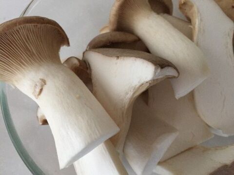 秋近し 10分で完成 エリンギとジャガイモのガーリックバター炒め 暮らしニスタ