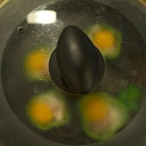 お弁当にも ひと口サイズ ピーマンカップのベーコンエッグ 暮らしニスタ お弁当にも ひと口サイズ ピーマンカップのベーコンエッグ 暮らしニスタ