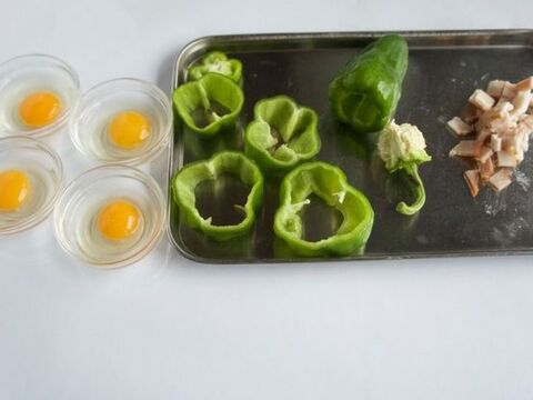 お弁当にも ひと口サイズ ピーマンカップのベーコンエッグ 暮らしニスタ お弁当にも ひと口サイズ ピーマンカップのベーコンエッグ 暮らしニスタ