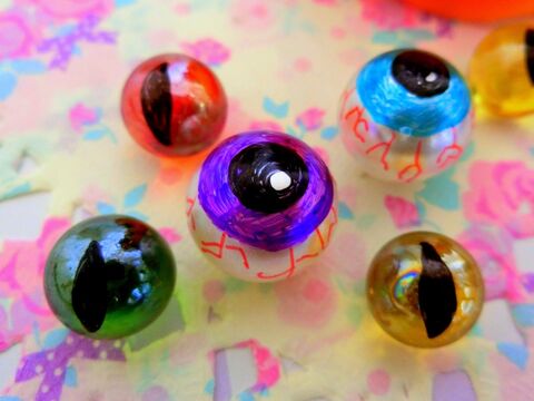 グロかわいい 100均グッズでカラフル目玉作り 暮らしニスタ グロかわいい 100均グッズでカラフル目玉作り 暮らしニスタ