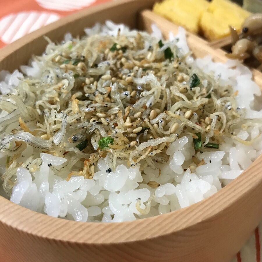 基本の材料3つ 簡単香ばしいしらすふりかけ 暮らしニスタ 基本の材料3つ 簡単香ばしいしらすふりかけ 暮らしニスタ