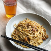 もやしがあればあっという間に作れちゃう 秒速アレンジカレー焼きそば