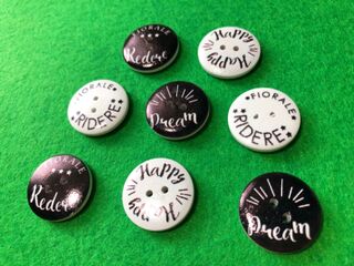 カッコイイ ダイソーのモノトーン ウッドボタン 暮らしニスタ カッコイイ ダイソーのモノトーン ウッドボタン 暮らしニスタ