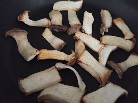 まるで松茸 松茸香るエリンギの炊き込みご飯 暮らしニスタ まるで松茸 松茸香るエリンギの炊き込みご飯 暮らしニスタ