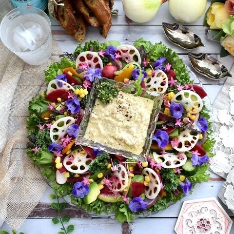 パーティーにもお勧め スマイルボール タマネギ の食べるドレッシングお花畑サラダ 暮らしニスタ パーティーにもお勧め スマイルボール タマネギ の食べるドレッシングお花畑サラダ 暮らしニスタ