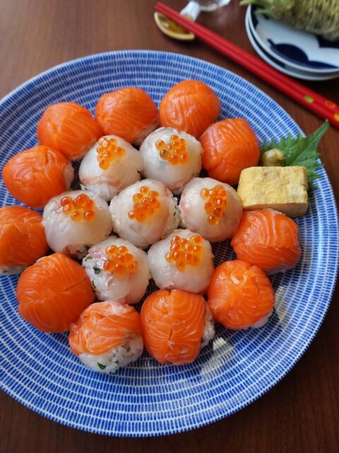 やっぱりお寿司は外せない サーモンの手まり寿司 暮らしニスタ やっぱりお寿司は外せない サーモンの手まり寿司 暮らしニスタ