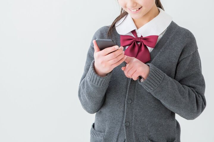 子どものスマホ、何歳から持たせる?ルールや気をつけていることは?