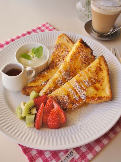 忙しい朝でもたまにはカフェ気分を味わいたい フレンチトーストプレート 暮らしニスタ