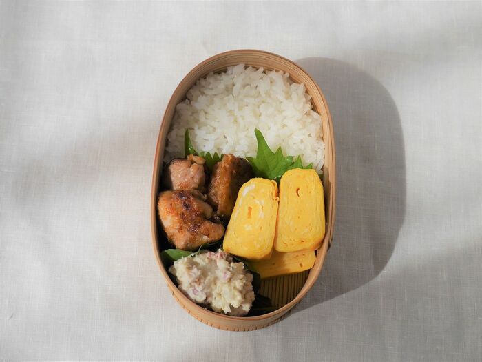 お弁当の詰め方 成功の決め手は ごはんに斜面を作ること 家事コツ 暮らしニスタ お弁当の詰め方 成功の決め手は ごはんに斜面を作ること 家事コツ 暮らしニスタ