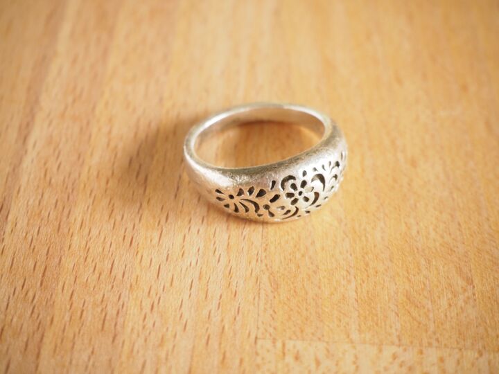 重曹+アルミホイルの威力!シルバーアクセの黒ずみが一瞬で…!!   【家事コツ】