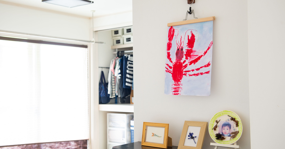 必見 増え続ける子どもの作品や写真の上手な収納方法って 暮らしニスタ