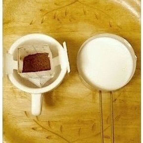 やった ドリップバッグコーヒーを牛乳でいれてみたらできちゃった 暮らしニスタ やった ドリップバッグコーヒーを牛乳でいれてみたらできちゃった 暮らしニスタ