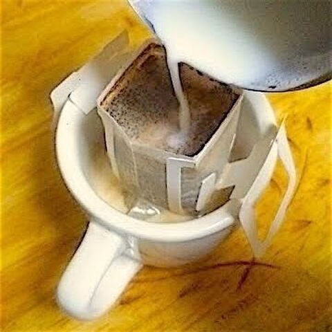 やった ドリップバッグコーヒーを牛乳でいれてみたらできちゃった 暮らしニスタ やった ドリップバッグコーヒーを牛乳でいれてみたらできちゃった 暮らしニスタ