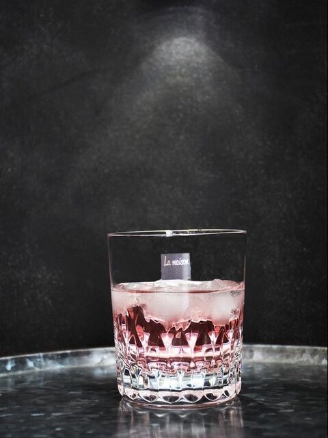 映り込みを減らして綺麗にグラスを撮る方法 光を操る 魅せる写真 料理写真を綺麗に 暮らしニスタ 映り込みを減らして綺麗にグラスを撮る方法 光を操る 魅せる写真 料理写真を綺麗に 暮らしニスタ