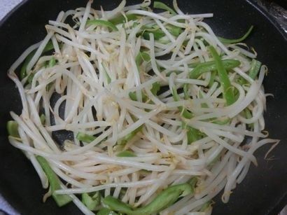 3.野菜を炒める