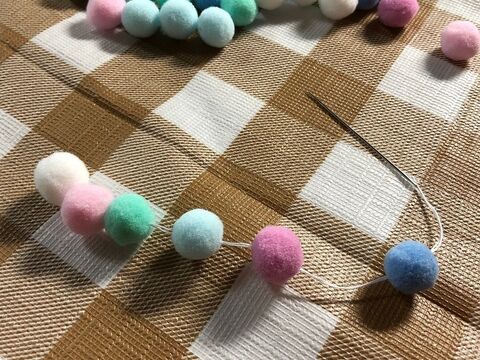 100均ハンドメイド フェルトボールでコースターを作ってみました 暮らしニスタ 100均ハンドメイド フェルトボールでコースターを作ってみました 暮らしニスタ