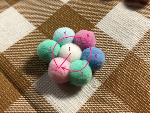 100均ハンドメイド フェルトボールでコースターを作ってみました 暮らしニスタ 100均ハンドメイド フェルトボールでコースターを作ってみました 暮らしニスタ