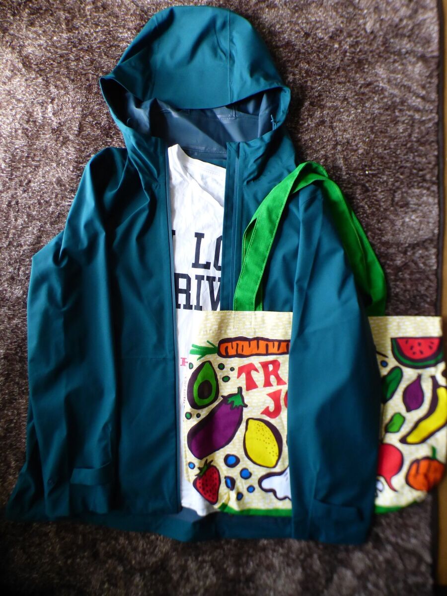 ユニクロ 軽くて薄いのに暖かい ブロックテックパーカー 暮らしニスタ