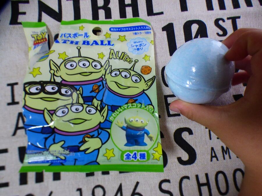 セリア おもちゃ付きバスボール 体もぽかぽか入浴剤 暮らしニスタ セリア おもちゃ付きバスボール 体もぽかぽか入浴剤 暮らしニスタ