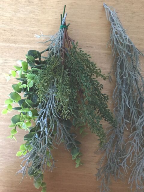 100均フェイクグリーンで クリスマススワッグ 暮らしニスタ 100均フェイクグリーンで クリスマススワッグ 暮らしニスタ