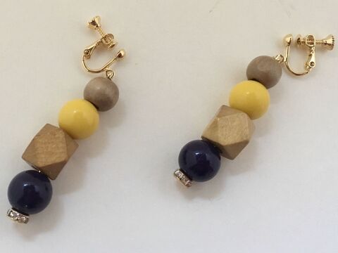 プチプラで大人かわいい スモーキーカラーのアクセを作ってみました 暮らしニスタ プチプラで大人かわいい スモーキーカラーのアクセを作ってみました 暮らしニスタ