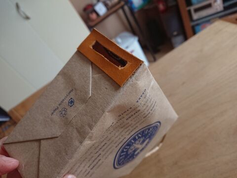 超簡単 オススメ お気に入り紙袋ですっきり収納 その ヒモ 暮らしニスタ 超簡単 オススメ お気に入り紙袋ですっきり収納 その ヒモ 暮らしニスタ
