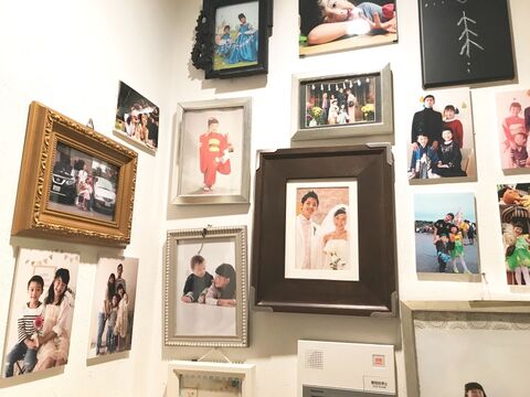 自宅写真館 100均パネルで リーズナブルに写真を飾る方法 暮らしニスタ 自宅写真館 100均パネルで リーズナブルに写真を飾る方法 暮らしニスタ