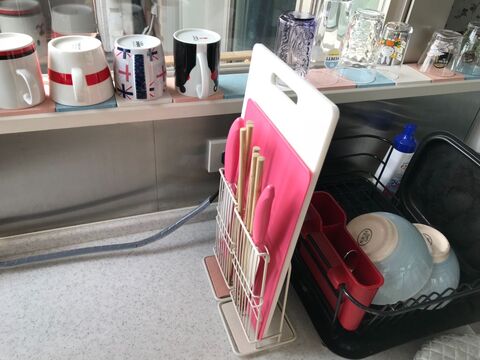 忙しい調理中も片手で取り出せる 100均グッズでキッチン立て収納 暮らしニスタ 忙しい調理中も片手で取り出せる 100均グッズでキッチン立て収納 暮らしニスタ