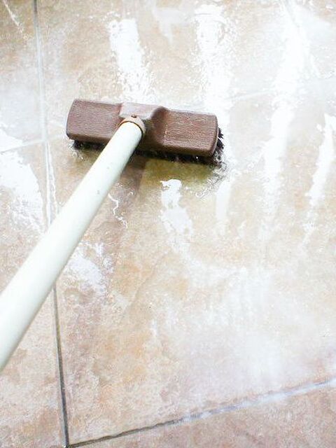 こびり付いた汚れも楽々 玄関のタイル掃除 暮らしニスタ こびり付いた汚れも楽々 玄関のタイル掃除 暮らしニスタ