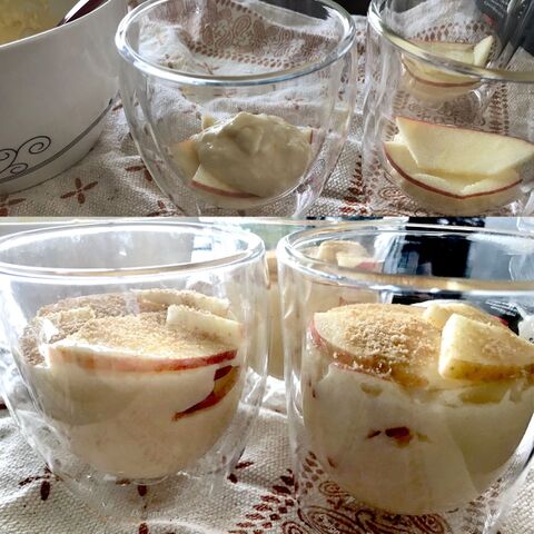 スイーツ りんごのグラスケーキ ざっくり混ぜたら詰めて焼くだけ 暮らしニスタ