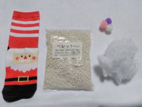 100均靴下で作る サンタ スノーマンのマスコット 暮らしニスタ 100均靴下で作る サンタ スノーマンのマスコット 暮らしニスタ