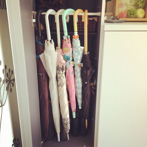 玄関収納 収納力アップの突っ張り棒の使い方 暮らしニスタ 玄関収納 収納力アップの突っ張り棒の使い方 暮らしニスタ