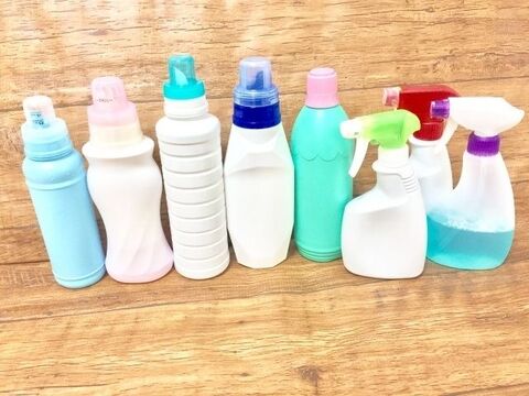 それぞれにメリットとデメリットあり 洗濯洗剤の粉末と液体の違いとは 暮らしニスタ