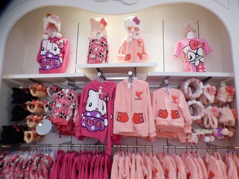 usj キティグッズno1の品揃え ハローキティデザインスタジオ 暮らしニスタ