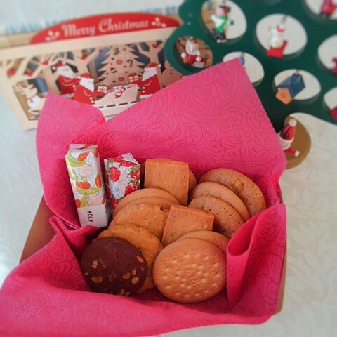 ペーパーを使ってクリスマスのラッピングを少しだけ工夫 暮らしニスタ ペーパーを使ってクリスマスのラッピングを少しだけ工夫 暮らしニスタ