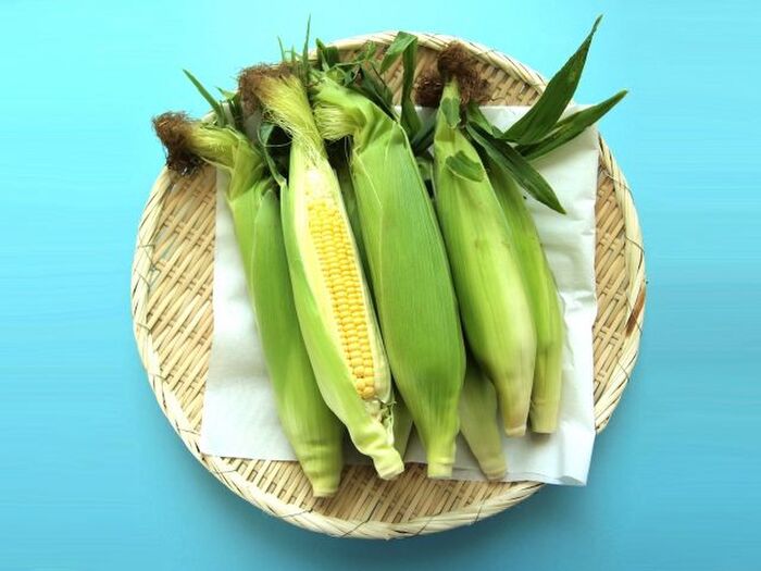 とうもろこしをレンジで調理するには 方法と加熱時間を詳しく紹介 暮らしニスタ とうもろこしをレンジで調理するには 方法と加熱時間を詳しく紹介 暮らしニスタ