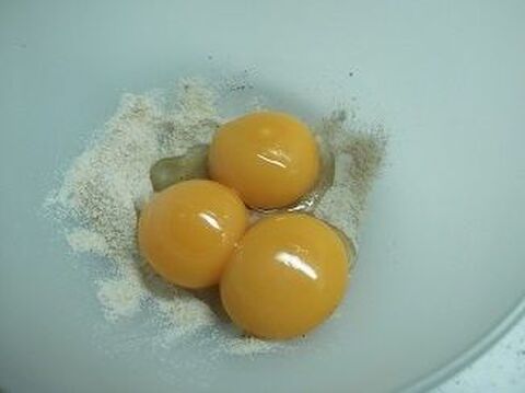 卵黄だけ トロッとクリーミー フライパンで蒸しプリン 暮らしニスタ