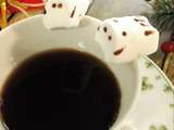 新年のコーヒーやココアに♪　カップのフチに！マシュマロいのしし