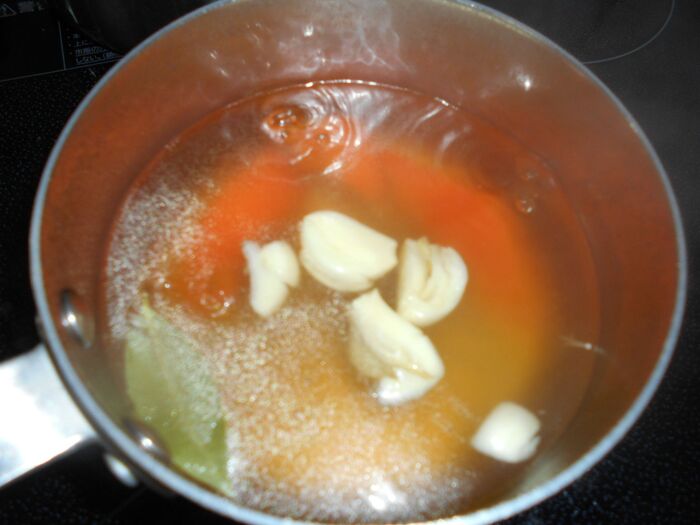 Aの材料でスープを作る。